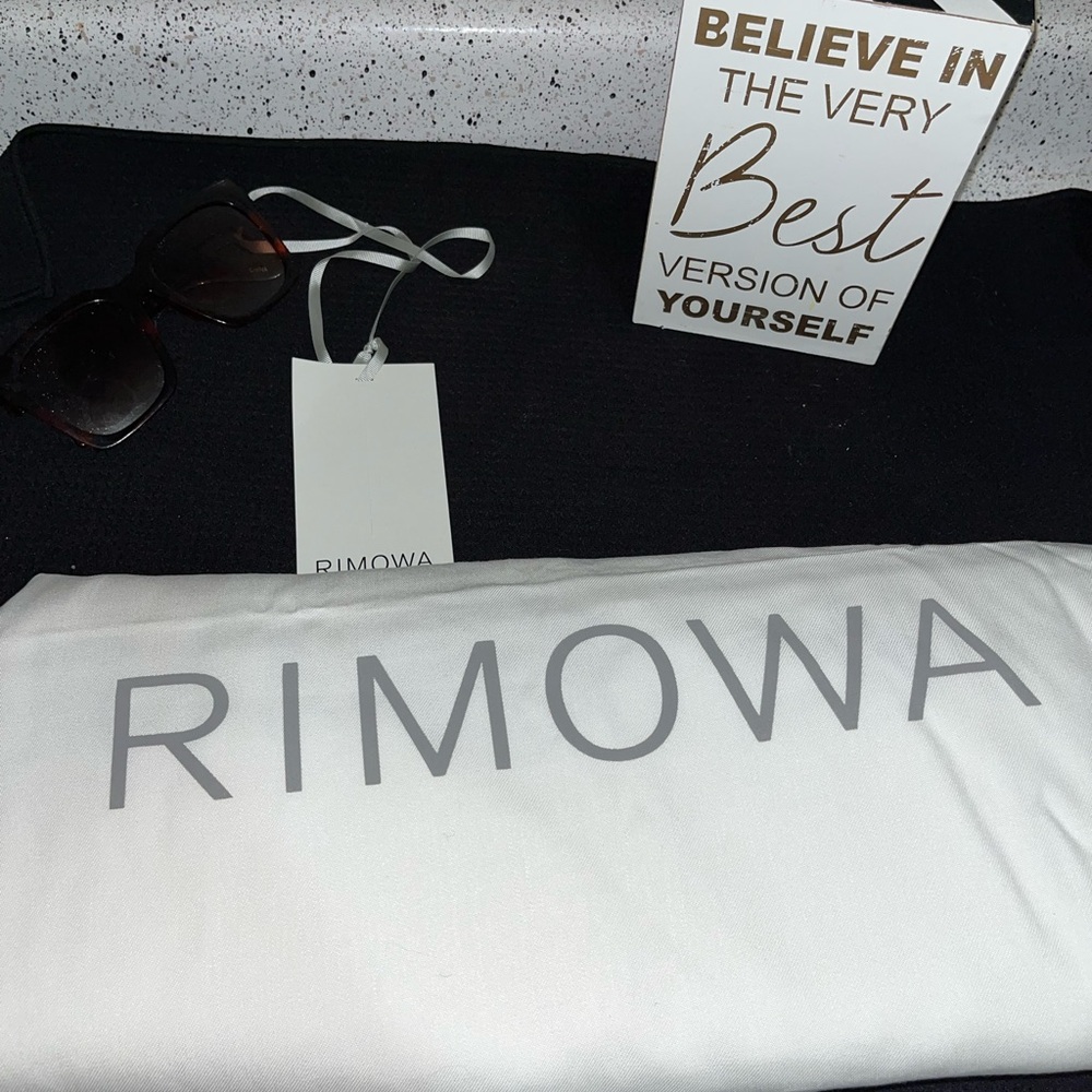 RIMOWA White Protective Luggage Cover with Tag - Picture 10 of 10